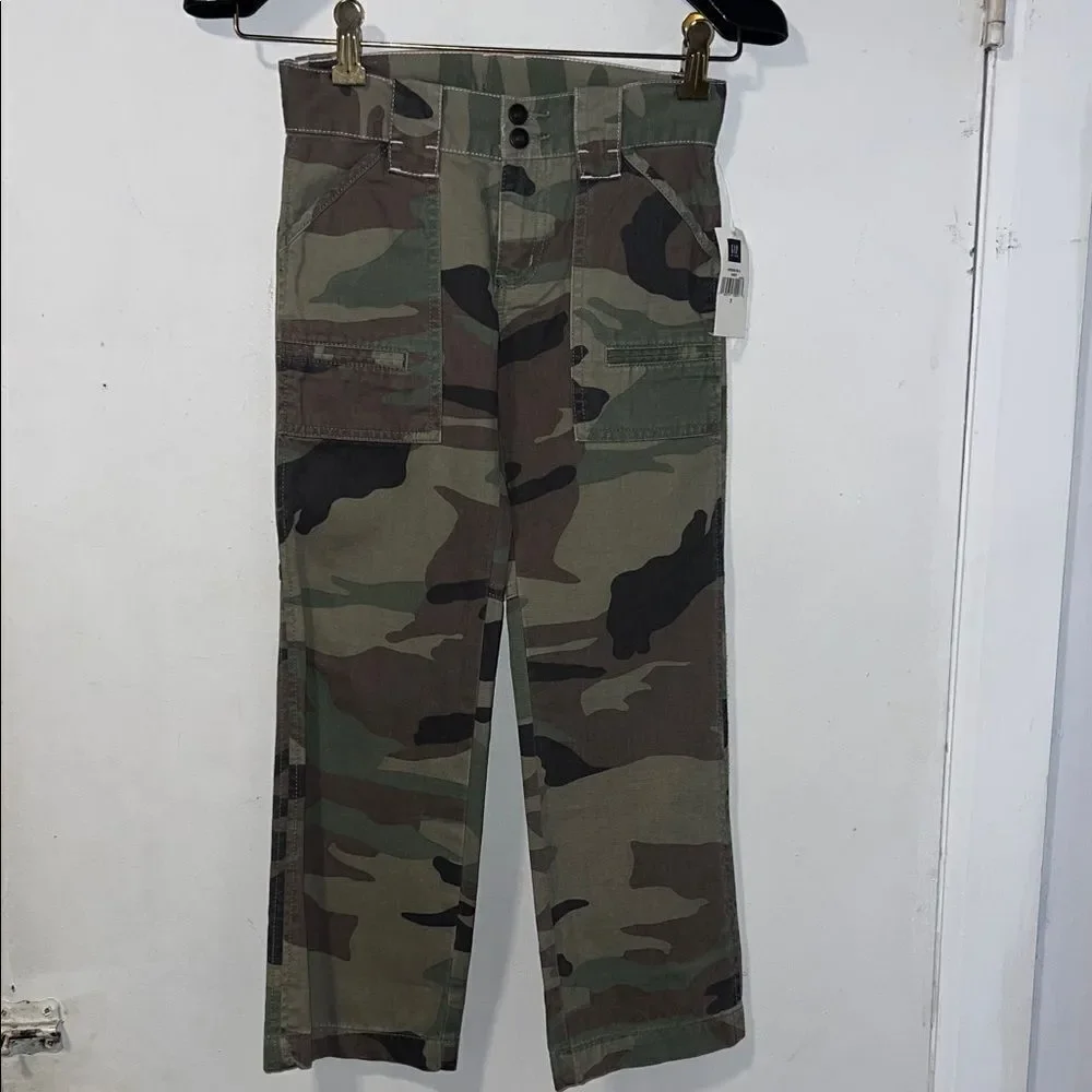 GAP KIDS Green Camouflage Straight Leg Cargo Pants- 7 NWT!